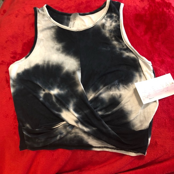 - Women sleeveless top. Size small - Picture 2 of 15